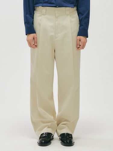 Wide Chino Pants - AREUBAN - Modalova