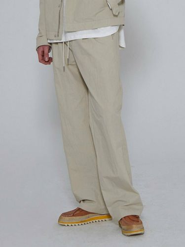 Minimal Solid Slacks Beige - Moth - Modalova