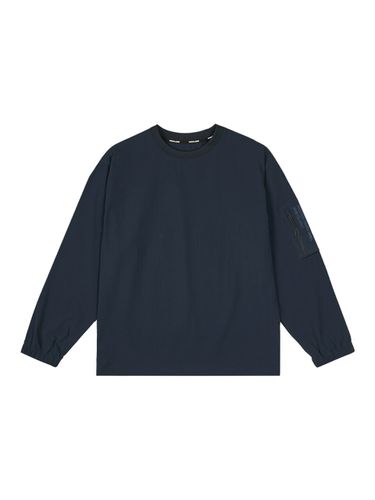 Quick Dry Standard Fit Stretchy Crewneck () - AKIII CLASSIC - Modalova