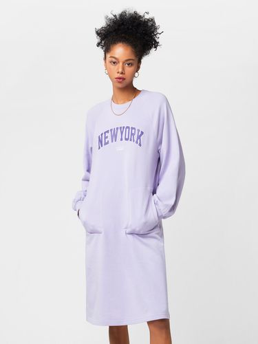 Loose Fit New York Pocket dress () - AKIII CLASSIC - Modalova