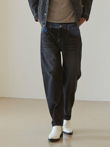 Color Block Dart Jeans Black - Moth - Modalova