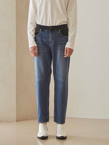 Color Block Dart Jeans Middle Blue - Moth - Modalova