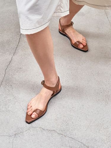 Arrow Point-toe Ring Sandal_Brown - Neute - Modalova