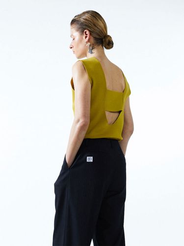 Scoop-Back Sleeveless Knit Top () - THREE TO EIGHTY - Modalova