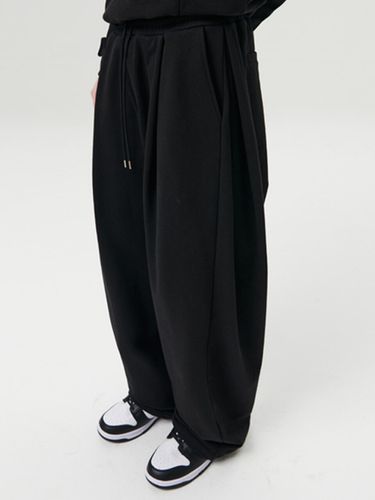 Deep Three Tuck Sweatpants _Black - DNSR - Modalova