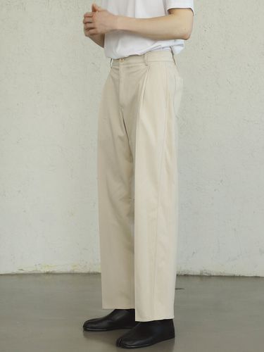 Side Cut Banding Chino Pants _ - FILLCHIC - Modalova