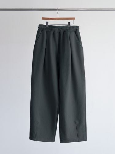 Heavy Wide Tuck Sweatpants () - LIEU HOMME - Modalova