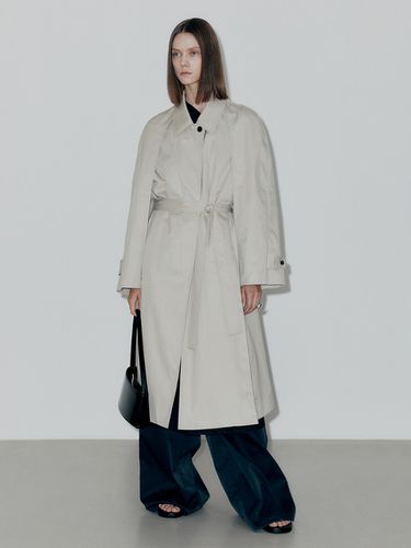 Raglan Sleeve Trench Coat _ Beige - LOW CLASSIC - Modalova