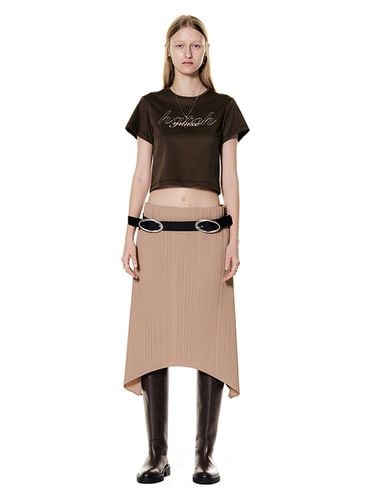 Arched Pleat Skirt (Beige) - YUNSE - Modalova