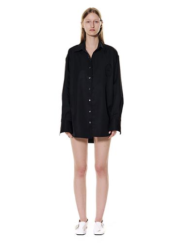 Box Shirt (Black) - YUNSE - Modalova