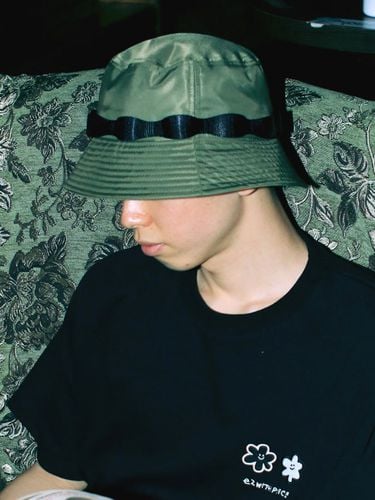 Strap Bucket Hat _ Olive - PIECEMAKER - Modalova