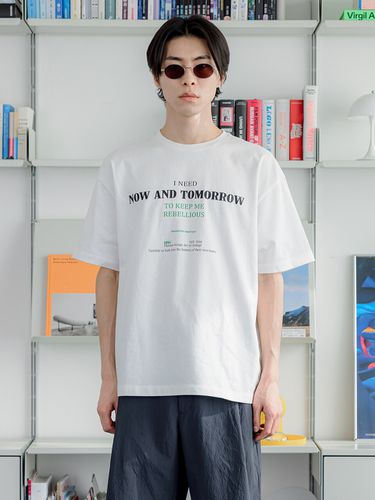 Oversize Lettering Half Shirt _ 2 colors - NOWANDTOMORROW - Modalova