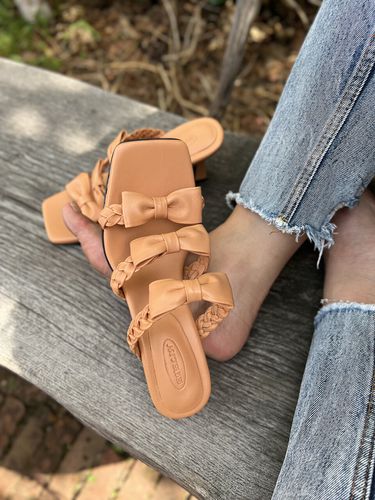 Seize Braids Strap Sandals_Orange - ETELIN - Modalova