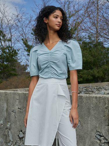 Front Shirred V-neck Blouse_Mint (VW2MB157-31) - RAIVE - Modalova