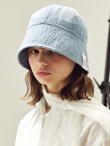 Round Light Denim Bucket Hat - SLEEPYSLIP - Modalova