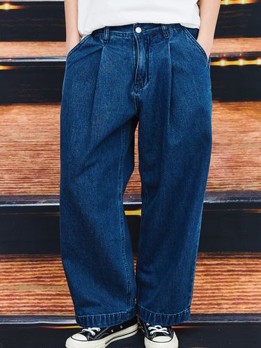 Ballon Tapered One Tuck Denim (Indigo Blue) - CPGN - Modalova