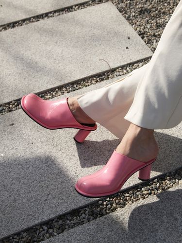 Julie Mules_Leather Pink - blanc sur blanc - Modalova