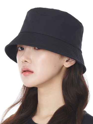 Overfit Nylon Bucket Hat_Black - LUOESPAC - Modalova