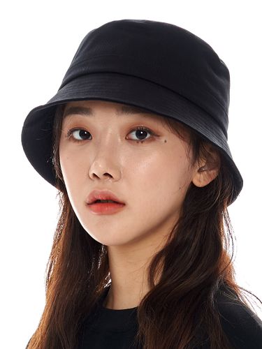 Overfit Line Bucket Hat_Black - LUOESPAC - Modalova