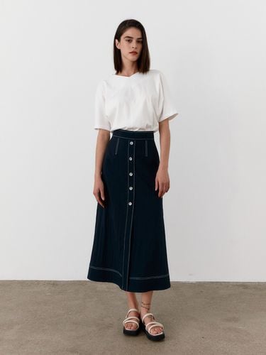 TWR Stitch Button Skirt (2 Colors) - MOHAN - Modalova