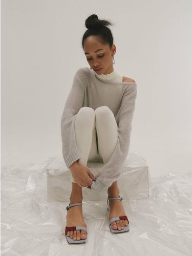 Ankle Strap Sandal_Sky Gray - BLANC TOE - Modalova