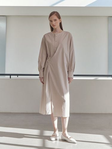 Twist Shirt Dress_Light Beige - DEKAVV - Modalova