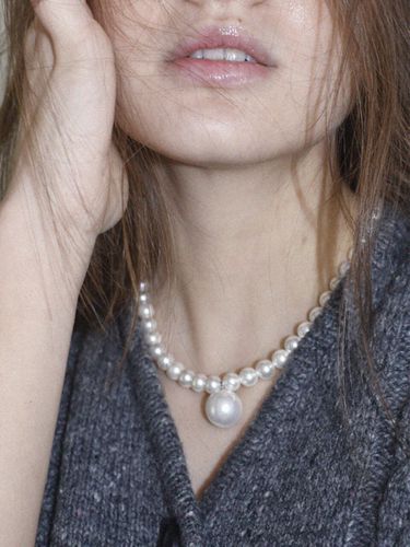 Classic Pearl Ball Necklace - usite - Modalova