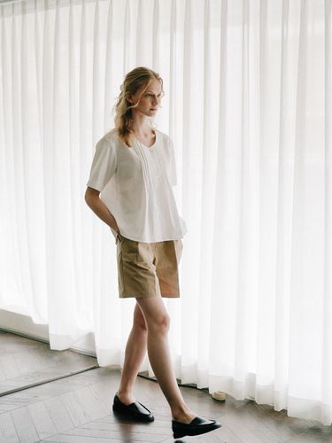 Pintuck Shorts_Beige - Laminez - Modalova