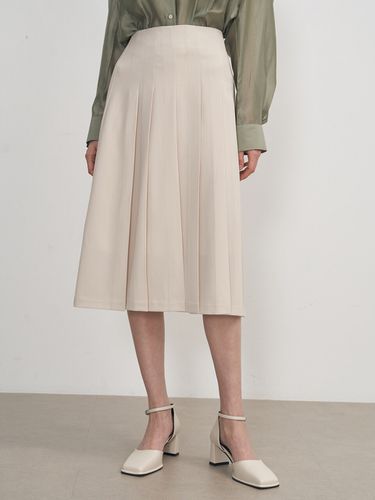 Pleated Skirt_Light Beige - NEBELEVERYWEAR - Modalova