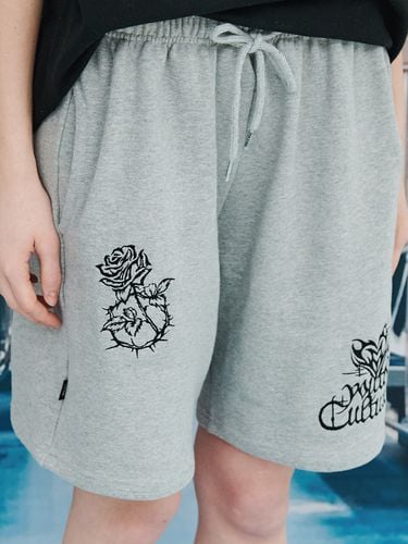 Youth Culture Rose Sweatpants Short Pants - CPGN - Modalova