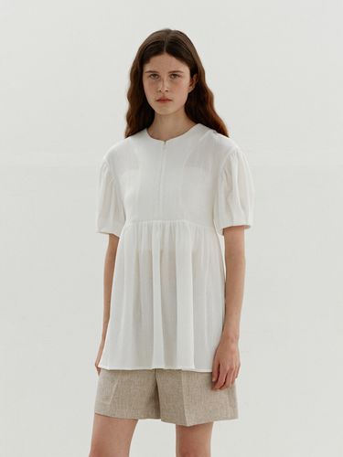 TWR Shirring Zip Blouse_White - MOHAN - Modalova