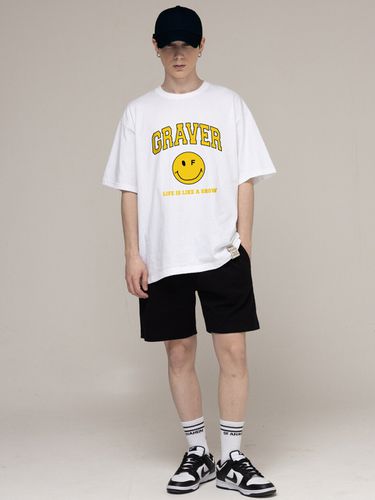 Smiley Face Arch Logo Half Sleeve T-shirt - GRAVER - Modalova