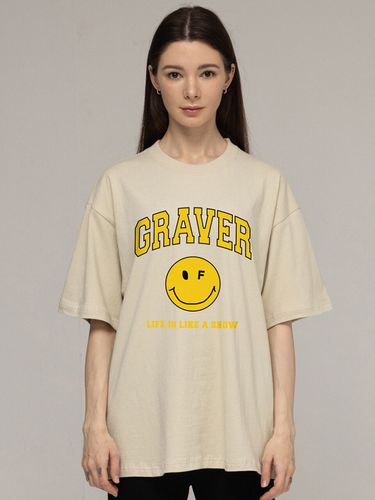 Smiley Face Arch Logo Half Sleeve T-shirt - GRAVER - Modalova