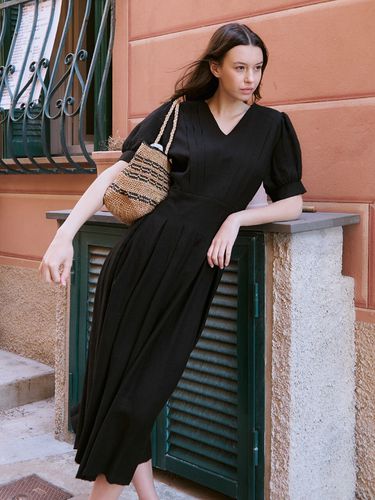 Volume V Neck Dress_Black - ADAUL - Modalova