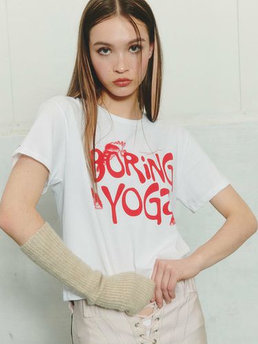 Boring Yoga Crop T-shirt (White) - ROCCI ROCCI - Modalova