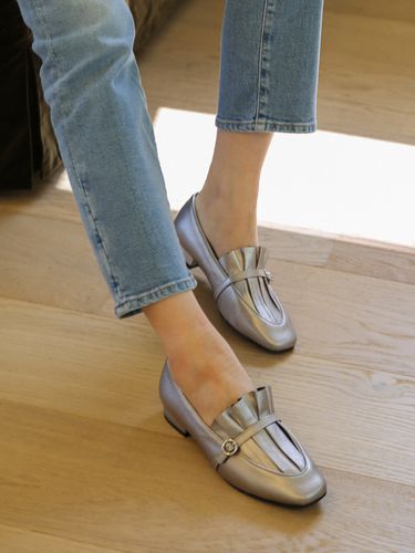 Becca Gathering Loafer _ Silver - MARYRINGO - Modalova