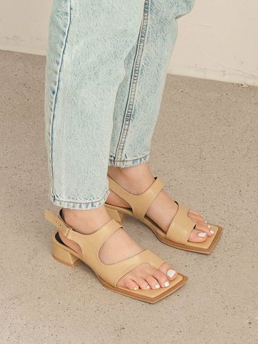 N22-S229 Toe Sandal_Butter - NONETHELESS - Modalova