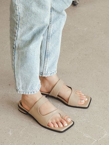 N22-S187 Toe Slide Sandal_Beige - NONETHELESS - Modalova