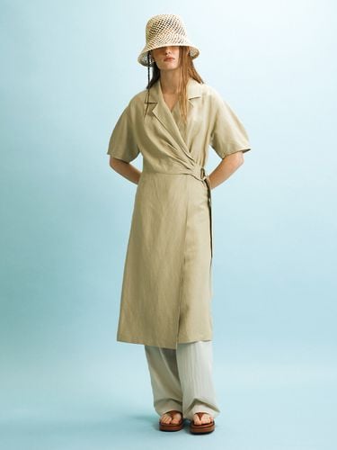 Shirred Wrap Dress_Khaki - Enor - Modalova