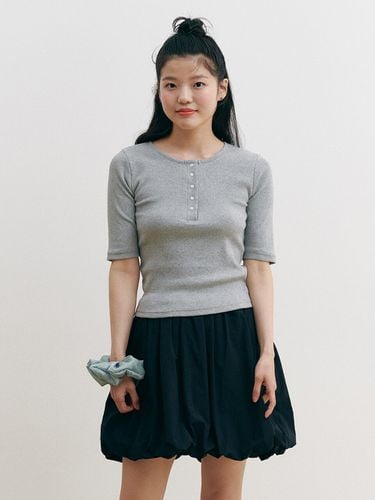 Henry Neck Ribbed Knit Top_Gray - GANISONG - Modalova