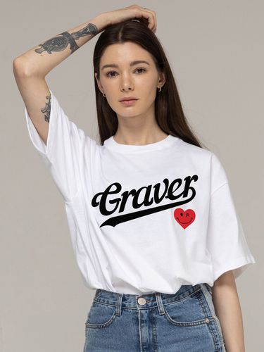 Baseball Logo Heart Smile T-Shirt_White - GRAVER - Modalova