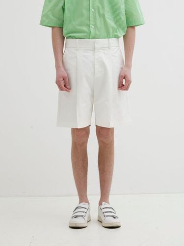 Men Pleated Shorts White - Theballon MEN - Modalova