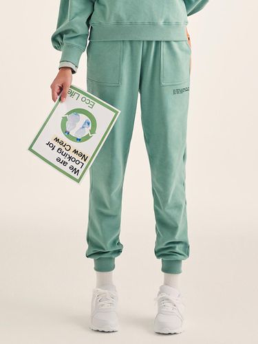 Good Vibe Jogger Pants (Green) - CORALIQUE - Modalova