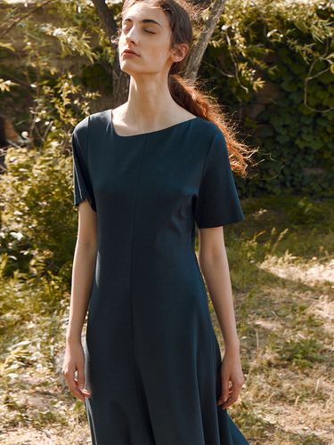 Asymmetric Flared Midi Dress_Navy - RE RHEE - Modalova