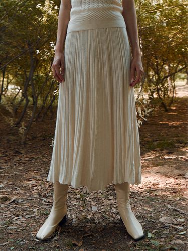 Knitted Pleats Midi Skirt_Cream - RE RHEE - Modalova