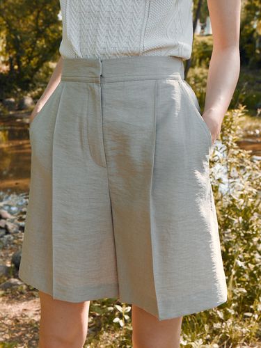 Elasticated Waist Pleated Shorts_Khaki - RE RHEE - Modalova