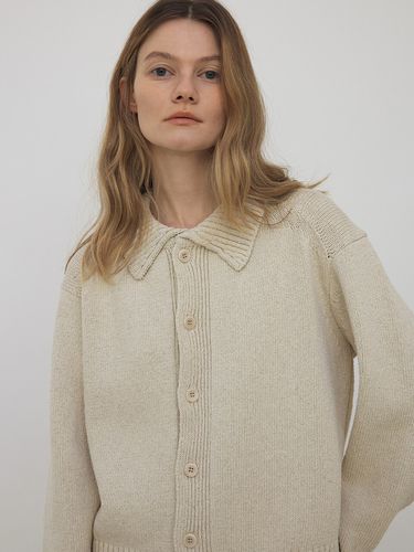 Boucle Collar Cardigan Beige - KNITLY - Modalova