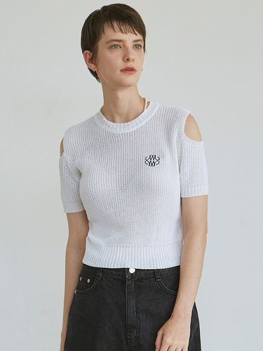 Half Shoulder Cut Out Knit Top - NICK&NICOLE - Modalova