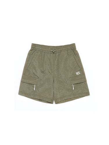 Audible Cargo Shorts (Greyish Khaki) - NFL - Modalova