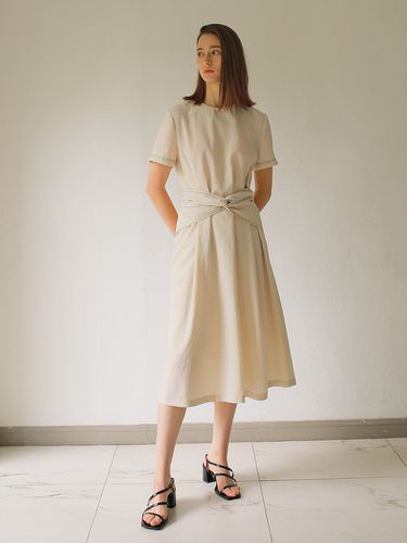 Tied Up Stitch Dress_Light Beige - PAUL&ALICE - Modalova